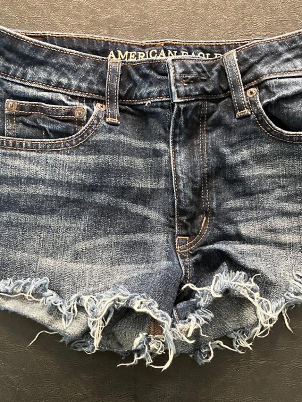 AMERICAN EAGLE OUTFITTERS DISTRESSED STRETCH  JEAN SHORTS SIZE 2